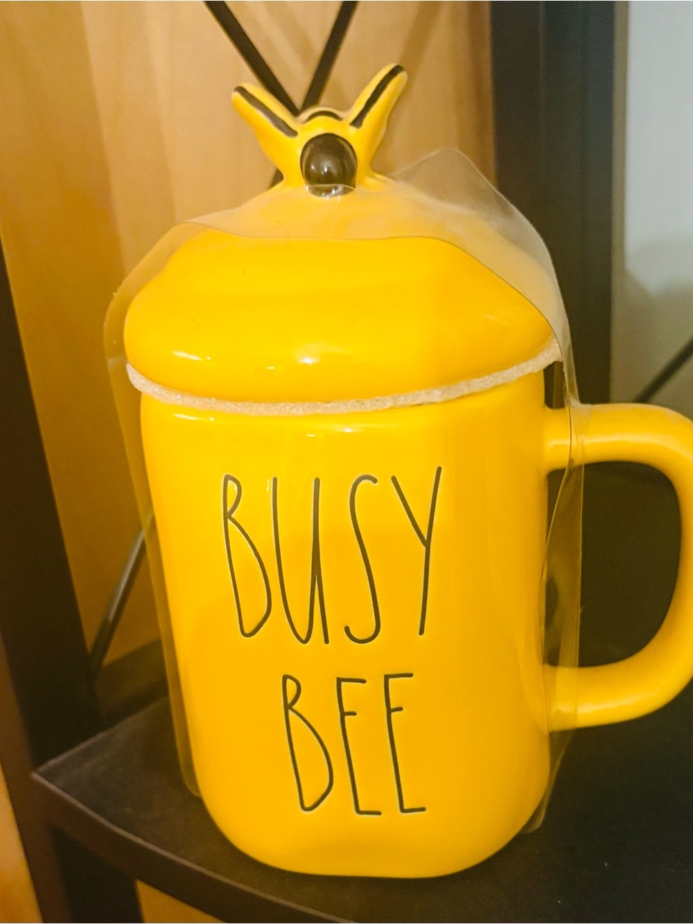 Rae Dunn Busy Bee Yellow Ceramic Mug with Lid-BNWT!